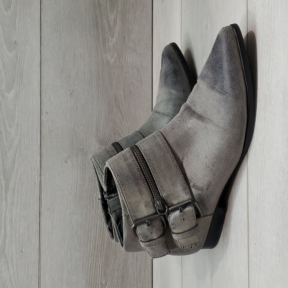 Coconuts By Matisse Women Uptown Ankle Booties Pointed Toe Moto Shoes sz 7M - Picture 3 of 14